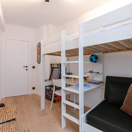Daire Huswell - Modern 3-bedroom With Family-friendly Touches Oostende