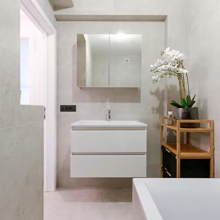 Daire Huswell - Modern 3-bedroom With Family-friendly Touches Oostende