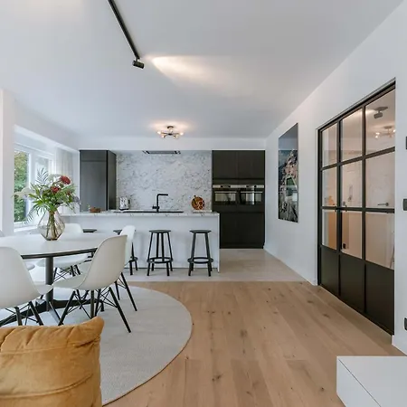 Huswell - Modern 3-bedroom With Family-friendly Touches Oostende